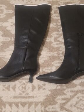 Elegant Black Mid-Knee Pointed-Toe Boots with Kitten Heel